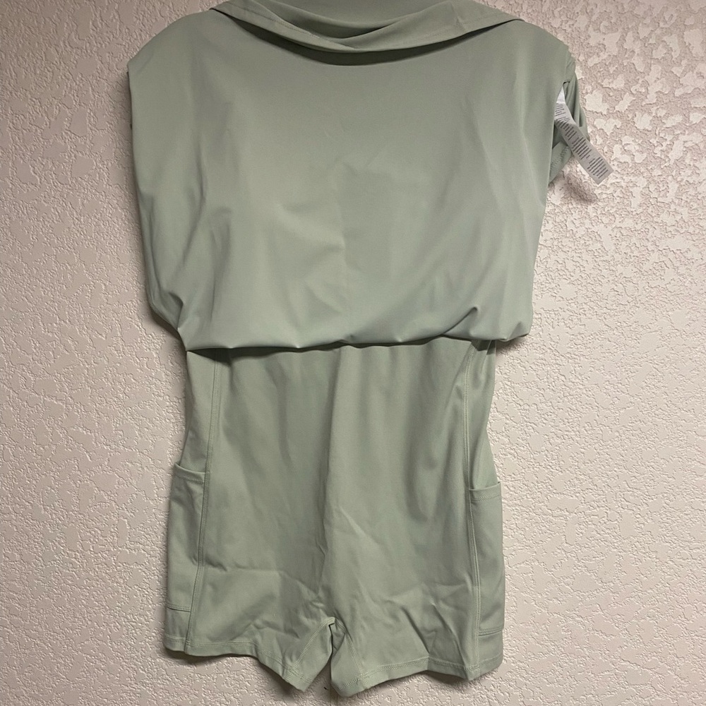 Women's Light Green Tennis Dress with Built-in Bra - Picture 3 of 7